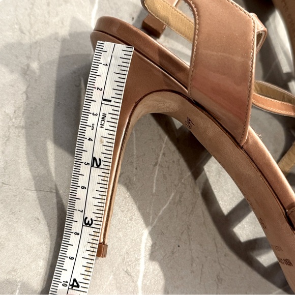 Manolo Blahnik Beige Nude pearlized patent leather heels sandal. 39 like new - Picture 6 of 10